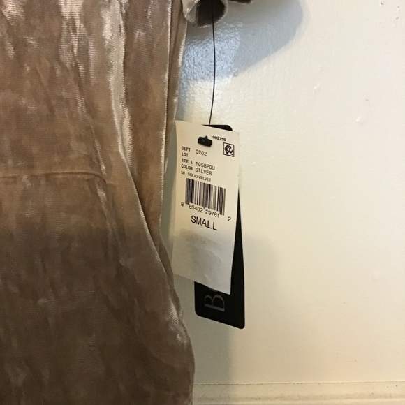 BCX Silver Solid Velvet Top - Picture 2 of 5